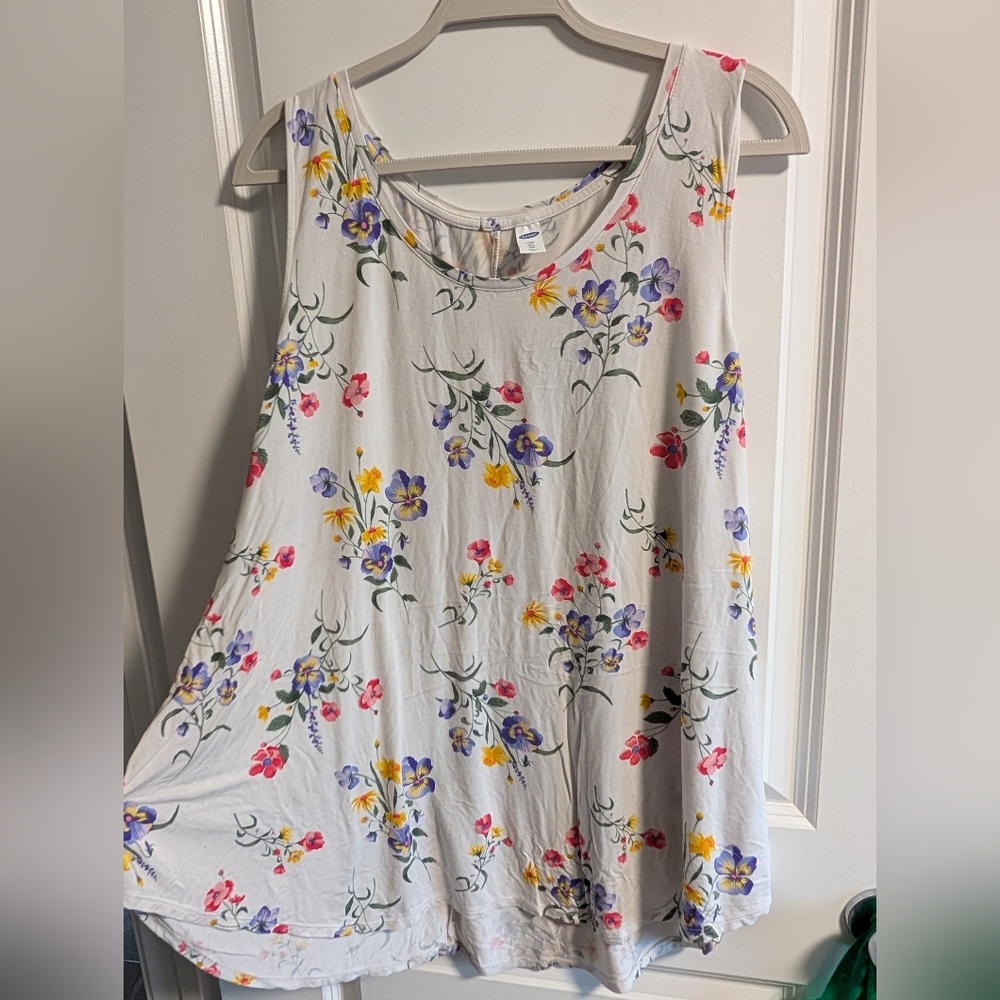 Old Navy Floral Tank Top - White with Multicolor Flowers